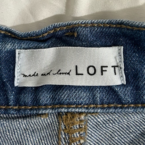 Loft women’s size 28/6 jean shorts. - Picture 3 of 4